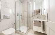 In-room Bathroom 3 Luxury Three Bedroom - Flat 121 Lower Ground Floor