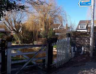 Luar Bangunan 2 Idyllic 2-bed House in Chester