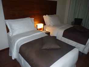 Kamar Tidur 4 Nour Al Thuria Hotel