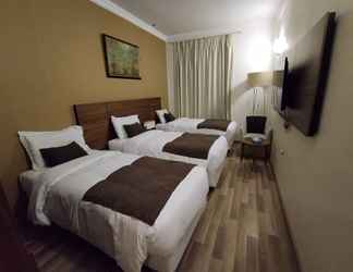 Kamar Tidur 2 Nour Al Thuria Hotel