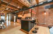 Bar, Kafe, dan Lounge 5 Designer Industrial Loft