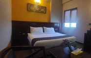 Bedroom 4 Zip By Spree Hotels Mangala Towers