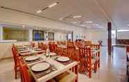 Restaurant 5 Zip By Spree Hotels Mangala Towers