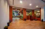 Lobby 2 Zip By Spree Hotels Mangala Towers