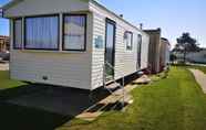 ภายนอกอาคาร 5 Lovely 2-bed Caravan in Walton on the Naze