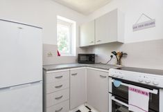 Lain-lain 5 Clarence Suite - Cozy 1BR With Parking in Chatham