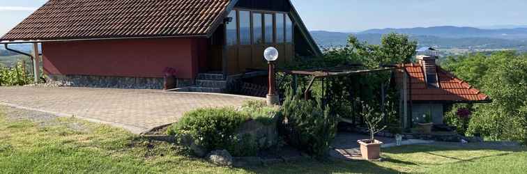 Bangunan Vineyard cottage Slanc