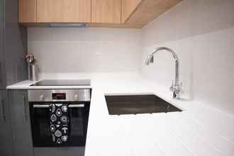 Bedroom 4 Premium 1 Bed Serviced Apartment in Greater London