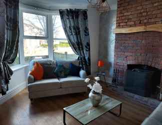 Lobby 2 Inviting 2-bed Apartment in Bare Morecambe