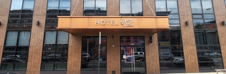 Bên ngoài 42 Hotel