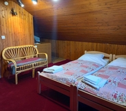 Kamar Tidur 3 Country House Aleš