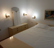 Kamar Tidur 2 Country House Aleš