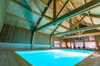 Swimming Pool Résidence les Chalets du Berger Premium