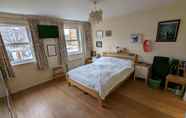 Bedroom 2 Cheerful 4 Bedroom Home in the Heart of London