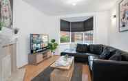 Common Space 2 Stylish Three Bedroom House With Garden in Birmingham Suburb