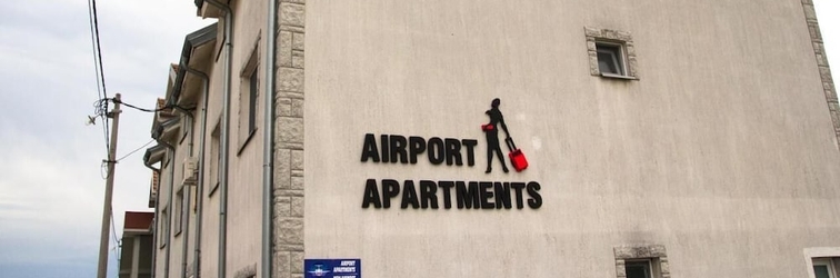 Exterior Airport Apartments