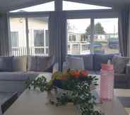 Common Space 2 3bed Holiday Home in Clacton-on-sea, Sleeps 8