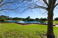 Swimming Pool Yaran Suites