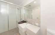 In-room Bathroom 7 Yaran Suites