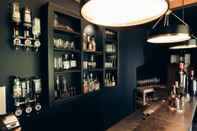 Bar, Cafe and Lounge Villa Monceau