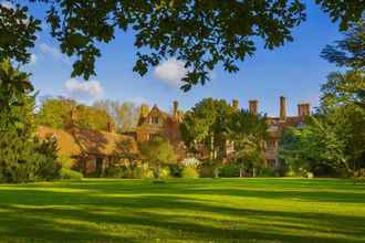 ภายนอกอาคาร 4 Breathtaking Elizabethan Manor House