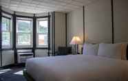 Bedroom 6 Midnight Sun Hotel