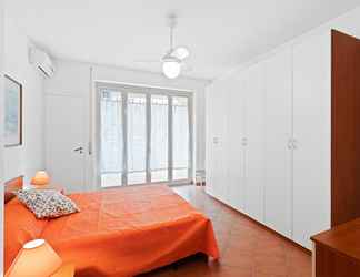 ห้องนอน 2 Lungomare Ciclopi Apartments With Balconies And Parking