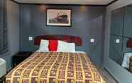 Kamar Tidur 7 The Broadway Inn