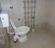 Toilet Kamar 2 Goroomgo Vasu Jabalpur