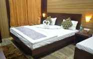 Kamar Tidur 3 Goroomgo Dhingra Residency Jabalpur