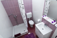 In-room Bathroom Renato - 150 m From Beach - A1