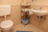 In-room Bathroom Sea View - Cosy & in Center - A3