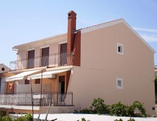 Exterior 2 Srećko - Close to Center With Terrace - A1