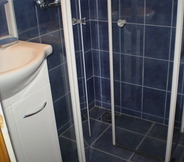 In-room Bathroom 5 Blue - 200 m From sea - Sa13