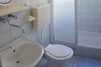 In-room Bathroom Jope - 60 m From Beach - A6