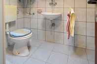 In-room Bathroom Lukovac - Directly at the Beach - A2