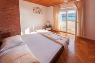 Bedroom Stjepan - 10m From Beach - A1