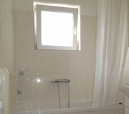 In-room Bathroom 7 Josi - Free Parking - A1