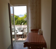 Kamar Tidur 7 Jope - 60 m From Beach - A7