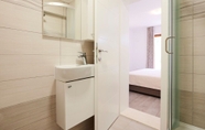 Toilet Kamar 4 Antonia - 270m to sea - SA3 Gold