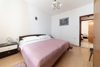 Bedroom Villa Petar 1 - 10m From sea - H