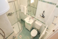 In-room Bathroom Viola - With Pool - SA4