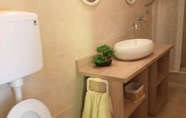 In-room Bathroom 2 Tonci - 30 m From Beach - A1 Doli