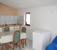 Bedroom 5 Port - Great Loaction and Free Parking - A1 Veliki