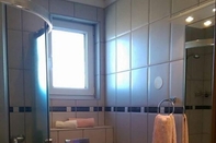 In-room Bathroom Summer Sun - SA1