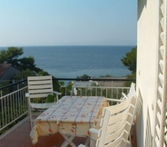 Bedroom 2 Mer - 50m From Beach - A1 Meri 1