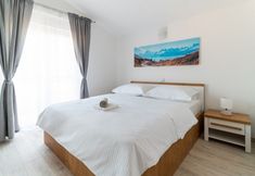 Bedroom 4 Lux 3 - Heated Pool - A6