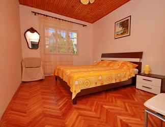 Bedroom 2 Villa Antea - 80 m From the Beach - H