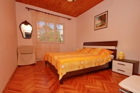 Bedroom Villa Antea - 80 m From the Beach - H