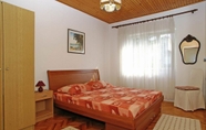 Bedroom 4 Villa Antea - 80 m From the Beach - H